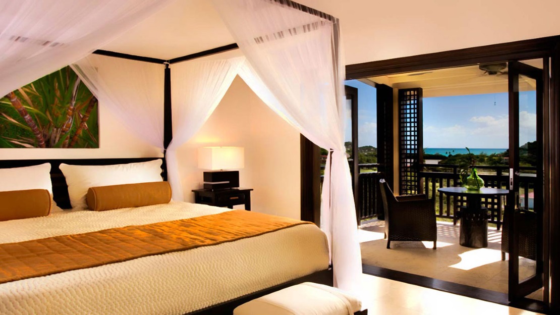 Deluxe King with Plunge Pool